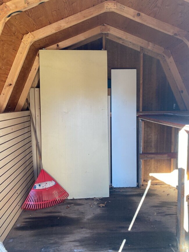 Building Photo - 1127 W Mulberry St