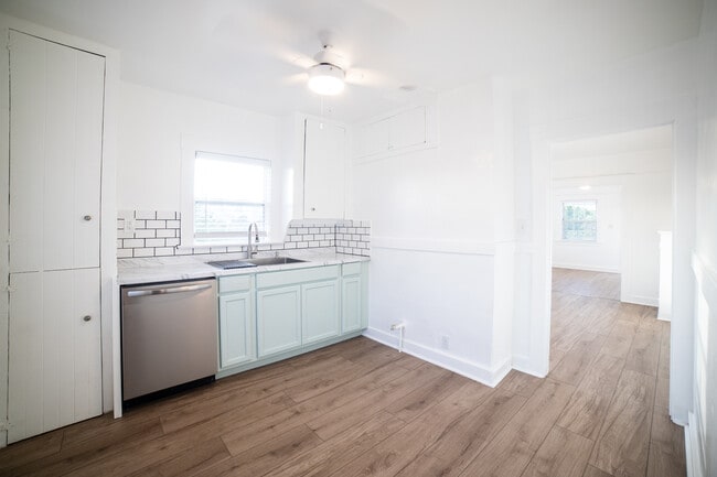 Building Photo - 1620 Kearney St