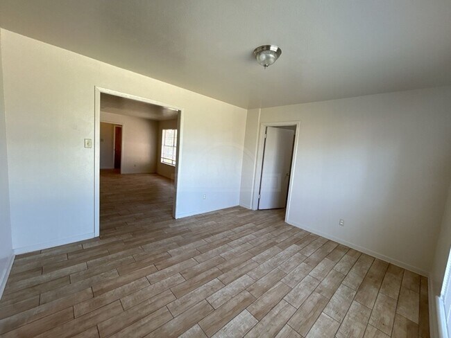 Building Photo - 2401 Mather Dr