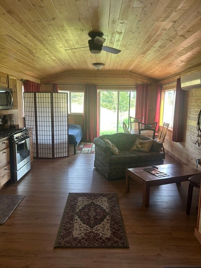 Building Photo - 218 Pheasant Rd