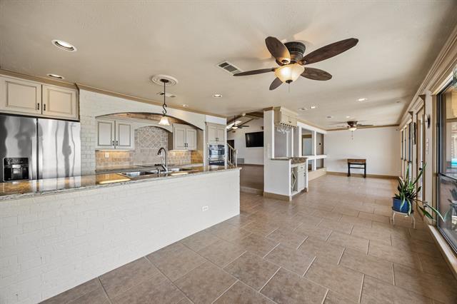 Building Photo - 18409 Shore Dr