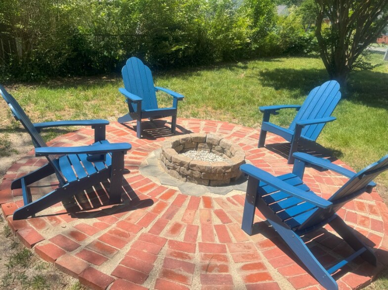 Building Photo - 1205 Blue Jay Ln