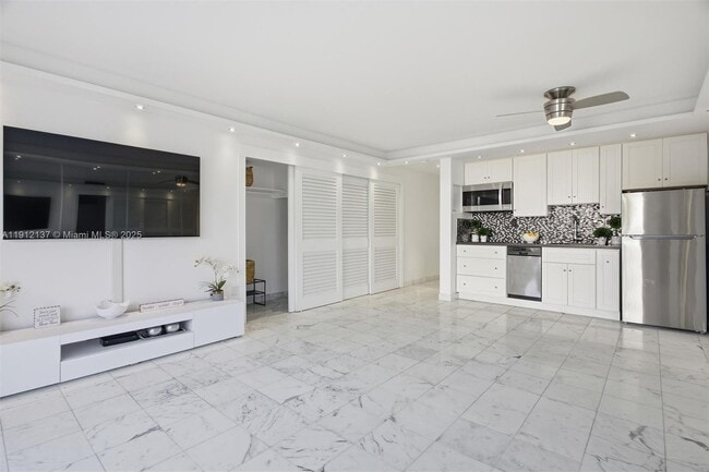 Building Photo - 401 Ocean Dr