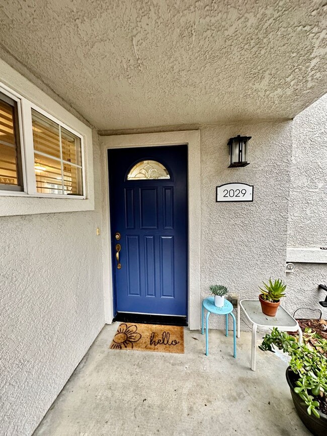 Building Photo - Davis - Centrally Located Home