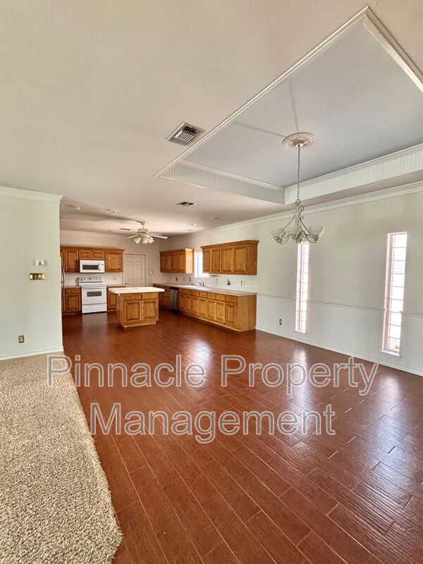 Building Photo - 1 Southridge Dr