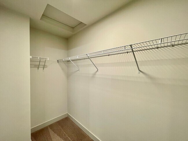 Building Photo - Great TownHome For Rent