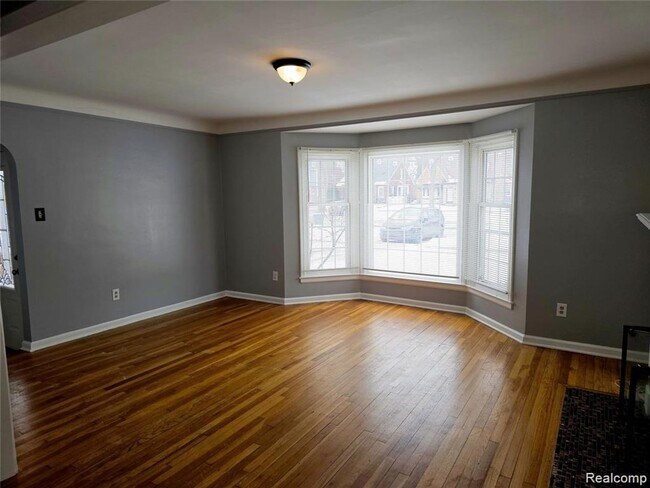 Building Photo - WELL MAINTAINED 3 BEDROOM 1.5 BATH BRICK BUNGALOW LOCATED IN ESTABLISHED WEST DEARBORN NEIGHBORHOOD