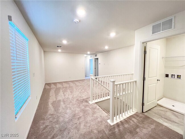 Building Photo - 7012 Sylmar Ave