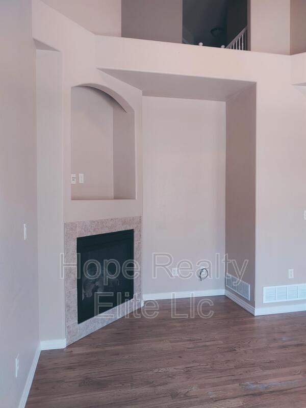 Building Photo - 1555 Promontory Bluff View