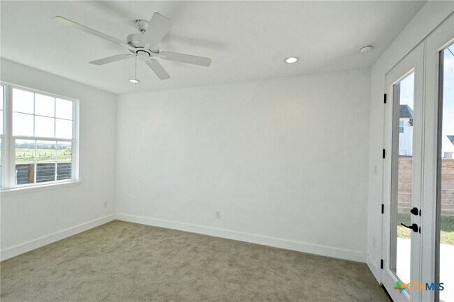 Building Photo - 421 Constance Dr