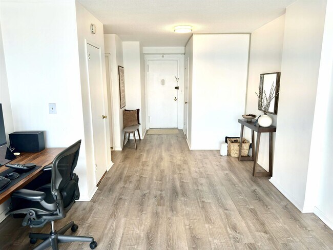 Building Photo - 201 St Pauls Ave