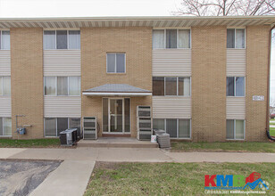 Building Photo - 115 Southview Dr