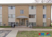 Building Photo - 121 Southview Dr