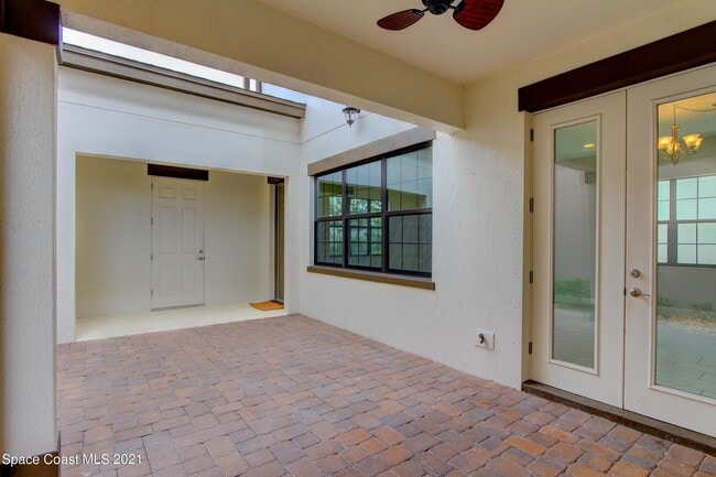 Building Photo - 6903 Vista Hermosa Dr