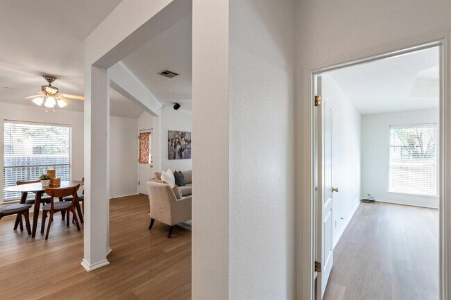 Building Photo - 3030 Bent Tree Loop