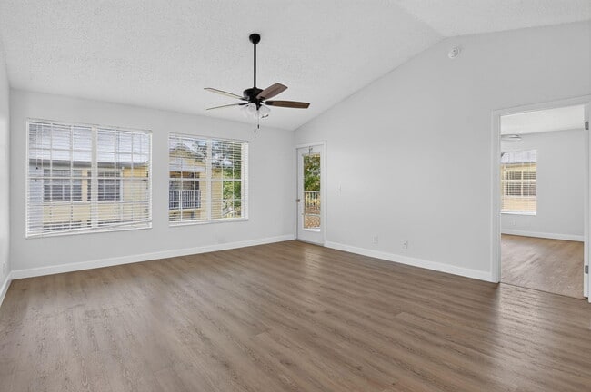 Building Photo - 6323 La Costa Dr