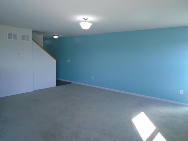 Building Photo - 803 Foxgrove Dr