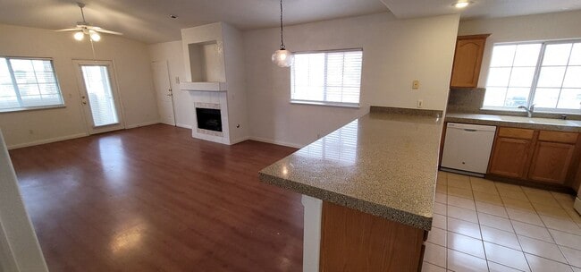 Building Photo - Beautiful Condo in Gated Community with Po...