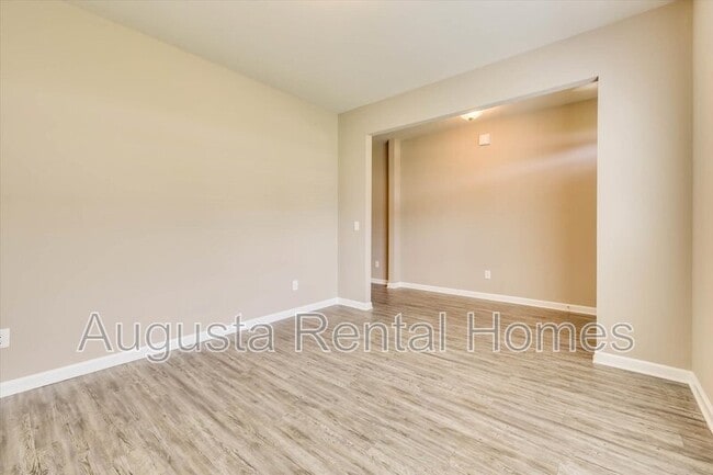 Building Photo - 5054 Vine Ln