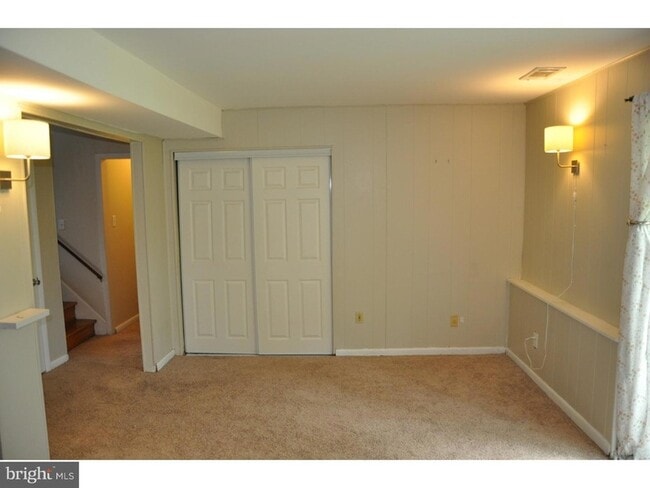 Building Photo - 924 Kenilworth Ave
