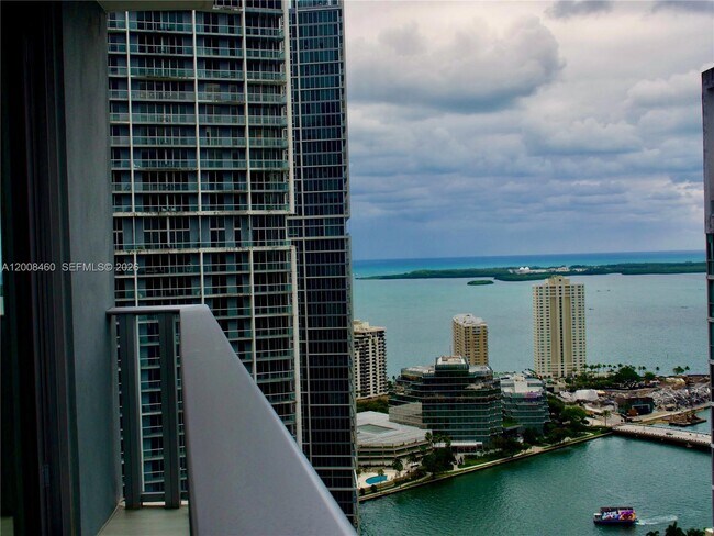 Building Photo - 77 SE 5th St