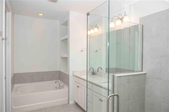 Building Photo - 11737 Brookside Dr