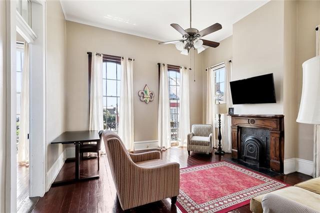 Building Photo - 821 Dauphine St