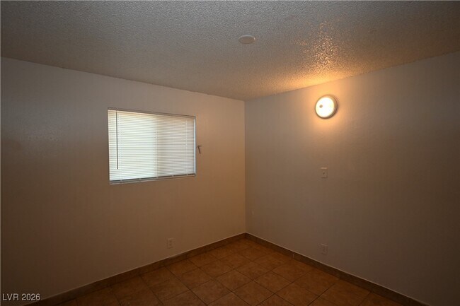 Building Photo - 2301 Stewart Ave