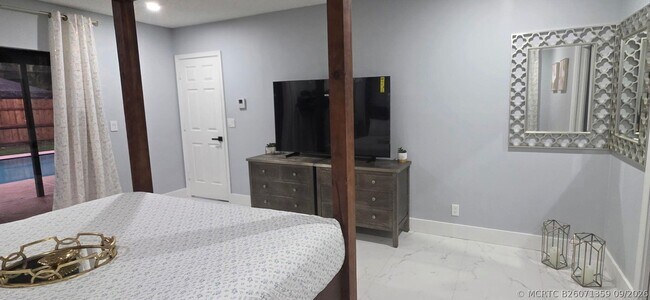 Building Photo - 606 Juniper Pl