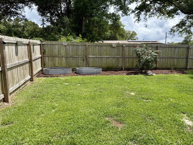 Building Photo - 5049 Quarter Deck St