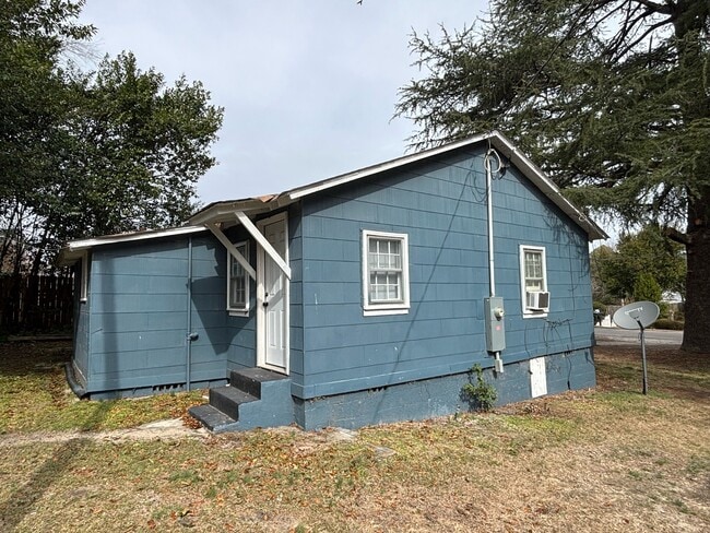 Building Photo - 3516 Bullard St