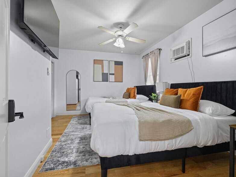 Building Photo - 110 Glen St