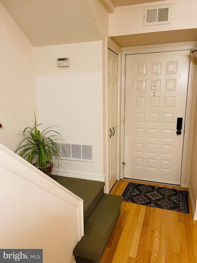 Building Photo - 201 Village Walk