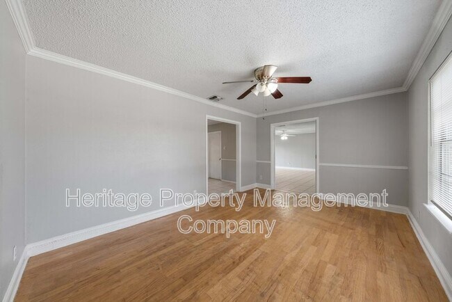 Building Photo - 7422 Stonehouse Dr