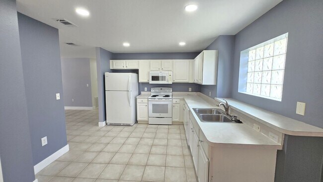 Building Photo - 104 Charles Dr