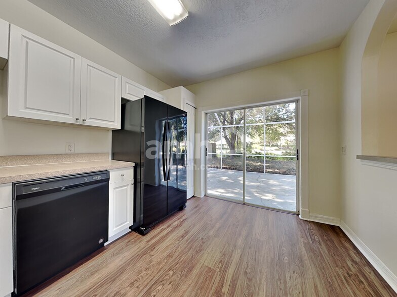 Building Photo - 8535 Quarter Horse Dr