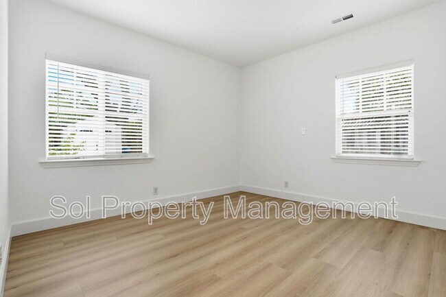 Building Photo - 2625 Howe St