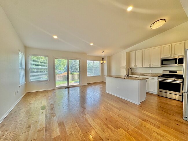 Building Photo - 1825 Red Bud Rd