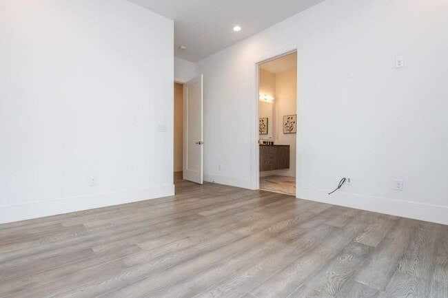 Building Photo - 1494 Red Fox Dr NE