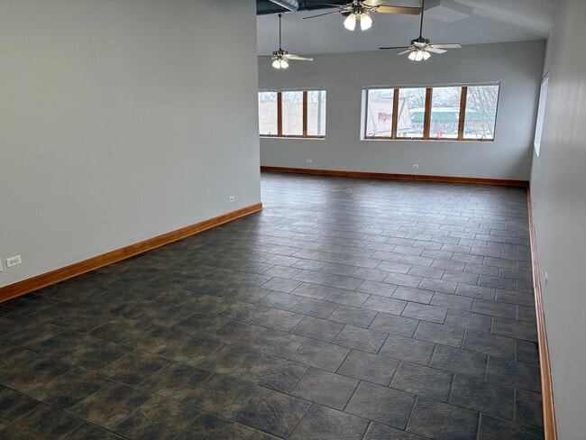 Building Photo - 16649 Oak Park Ave