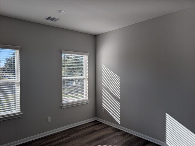 Building Photo - 9912 A Clark Rd