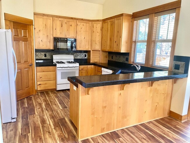 Building Photo - 2564 NW Shields Dr