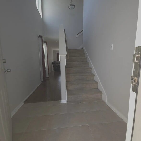 Building Photo - 9403 Sunflower Ridge Ln