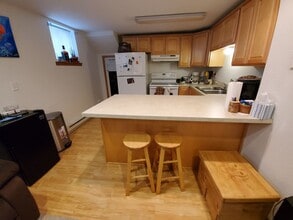 Building Photo - 1106 E Ave C