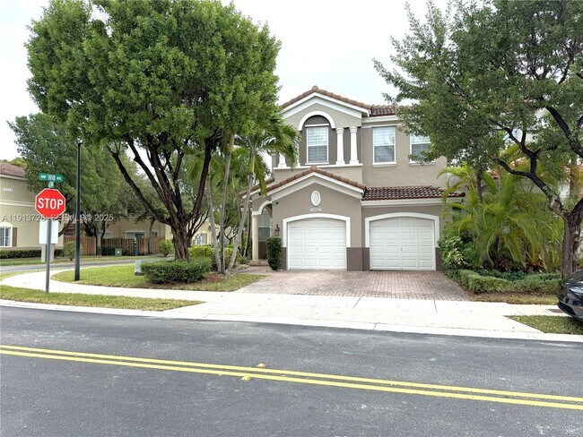 Building Photo - 10802 NW 84th Ln