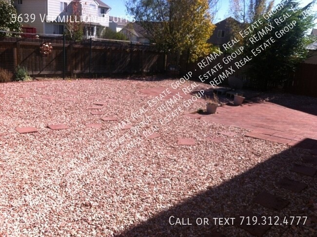 Building Photo - 5639 Vermillion Bluffs Dr