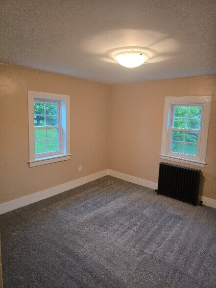 Building Photo - 108 Readington Rd