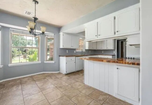 Building Photo - Updated 3 Bedroom/2 Bath Home w/Beautiful Landscaping - Edmond Schools