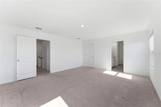 Building Photo - 5670 Nispero Wy