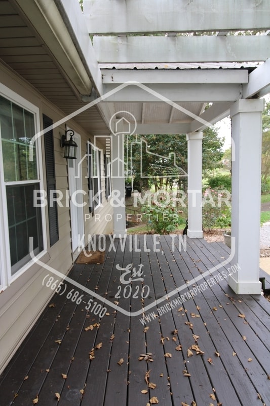 Building Photo - 1400 Mt Vista Dr